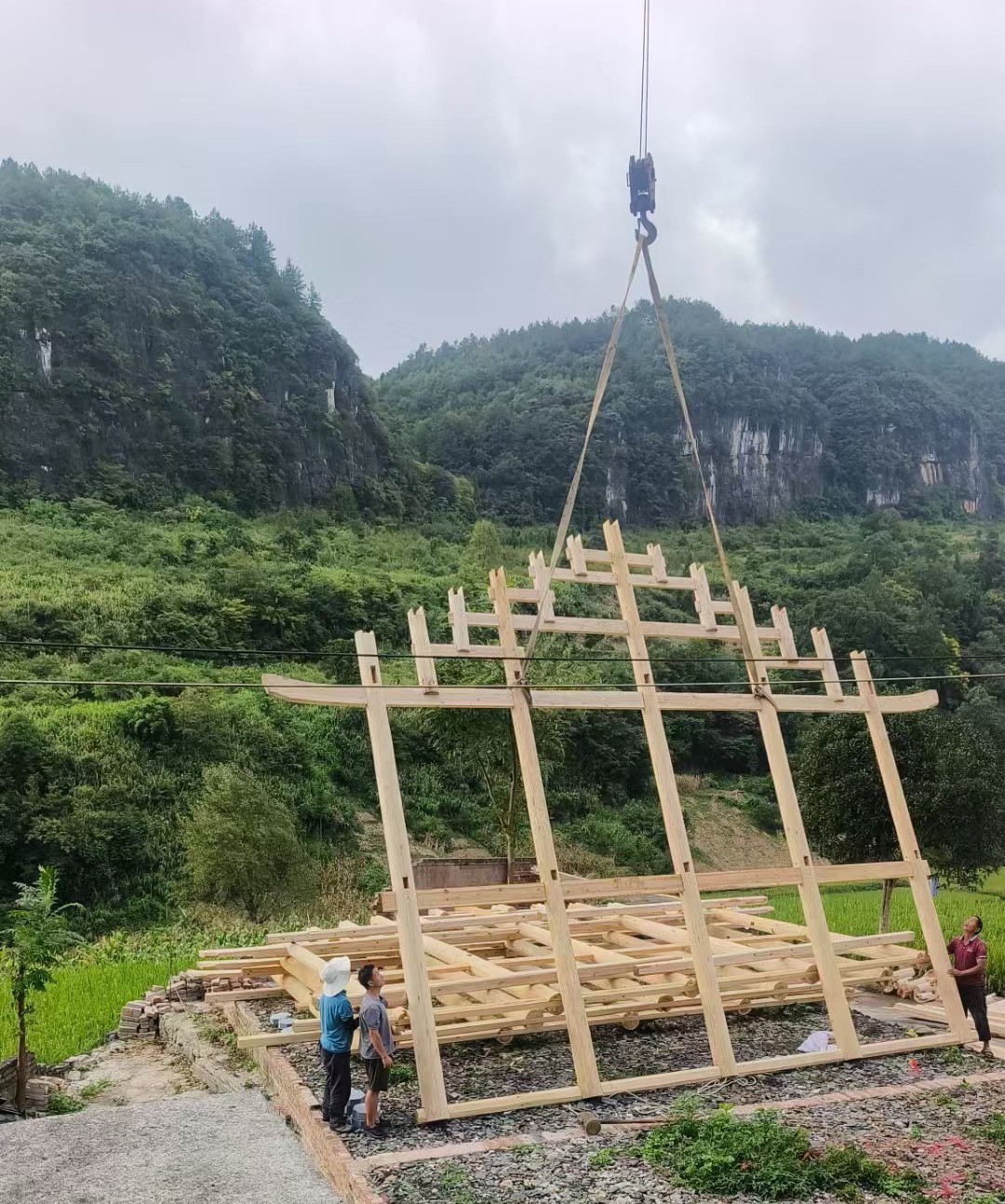 绥芬河市汽车吊出租公司怎么保证发动机散热问题