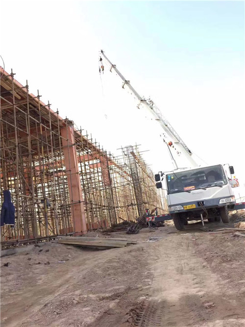 绥芬河市吊车作业的安全注意事项有哪些？