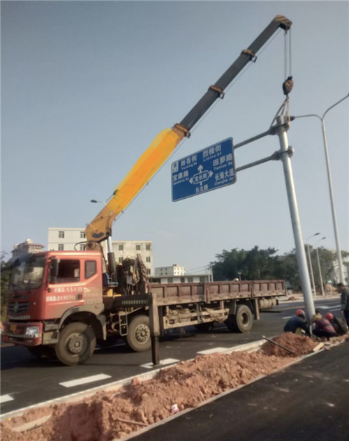 绥芬河市设备吊装租赁吊车要用多大吊车