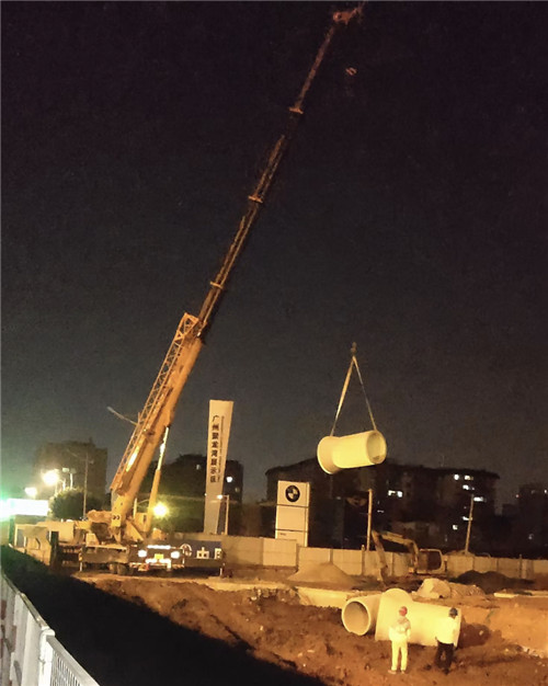 绥芬河市“弯臂矫正”—— 吊车的 “形变补偿” 技术