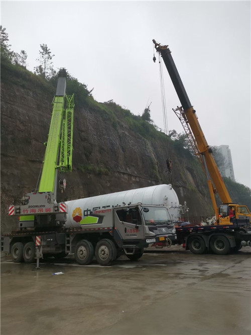 绥芬河市“不怕风雨冻”—— 吊车的 “恶劣环境适应” 技术